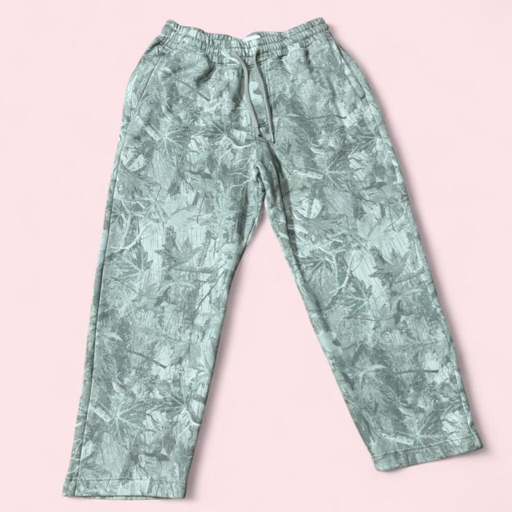 Hollister green white floral